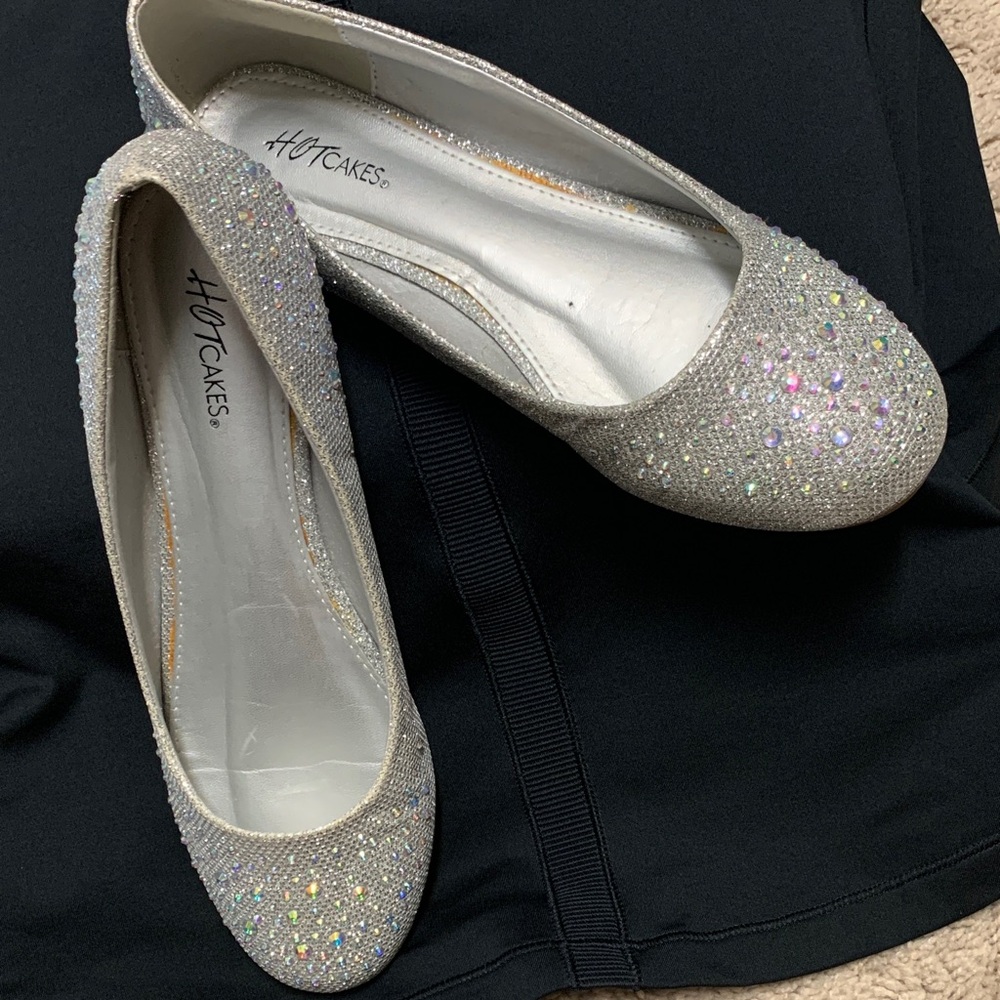Hot Cakes Glittering Silver Women's Flats